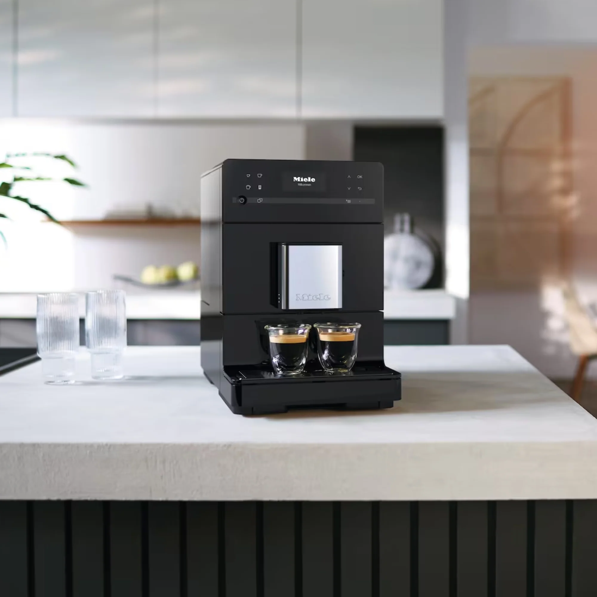 Miele Stand-Kaffeevollautomat CM 5310 Silence mit OneTouch for Two-Zubereitung, Obsidianschwarz - Image 3