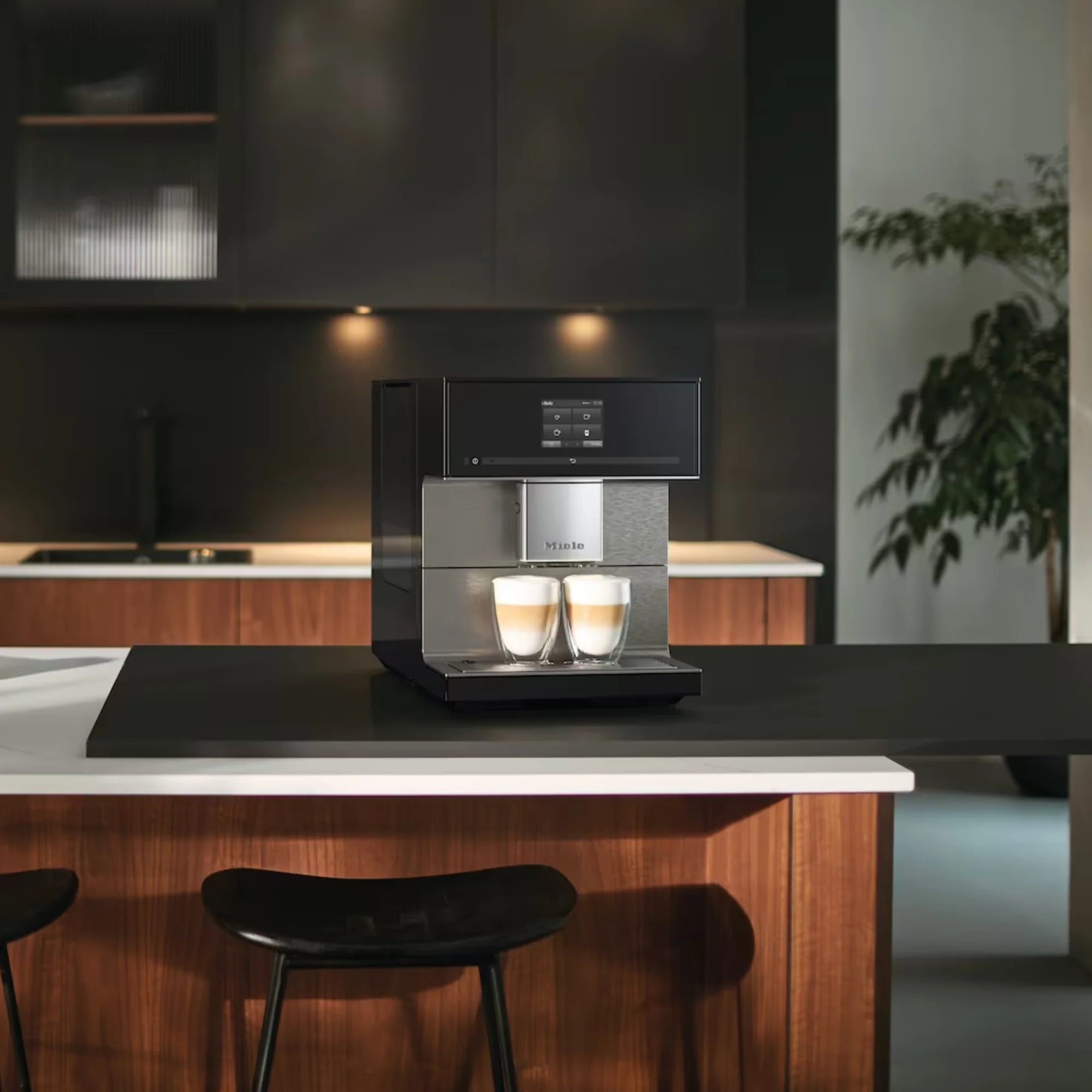 Miele Stand-Kaffeevollautomat CM 7550 CoffeePassion mit OneTouch for Two und AutoDescale, Obsidianschwarz - Image 3