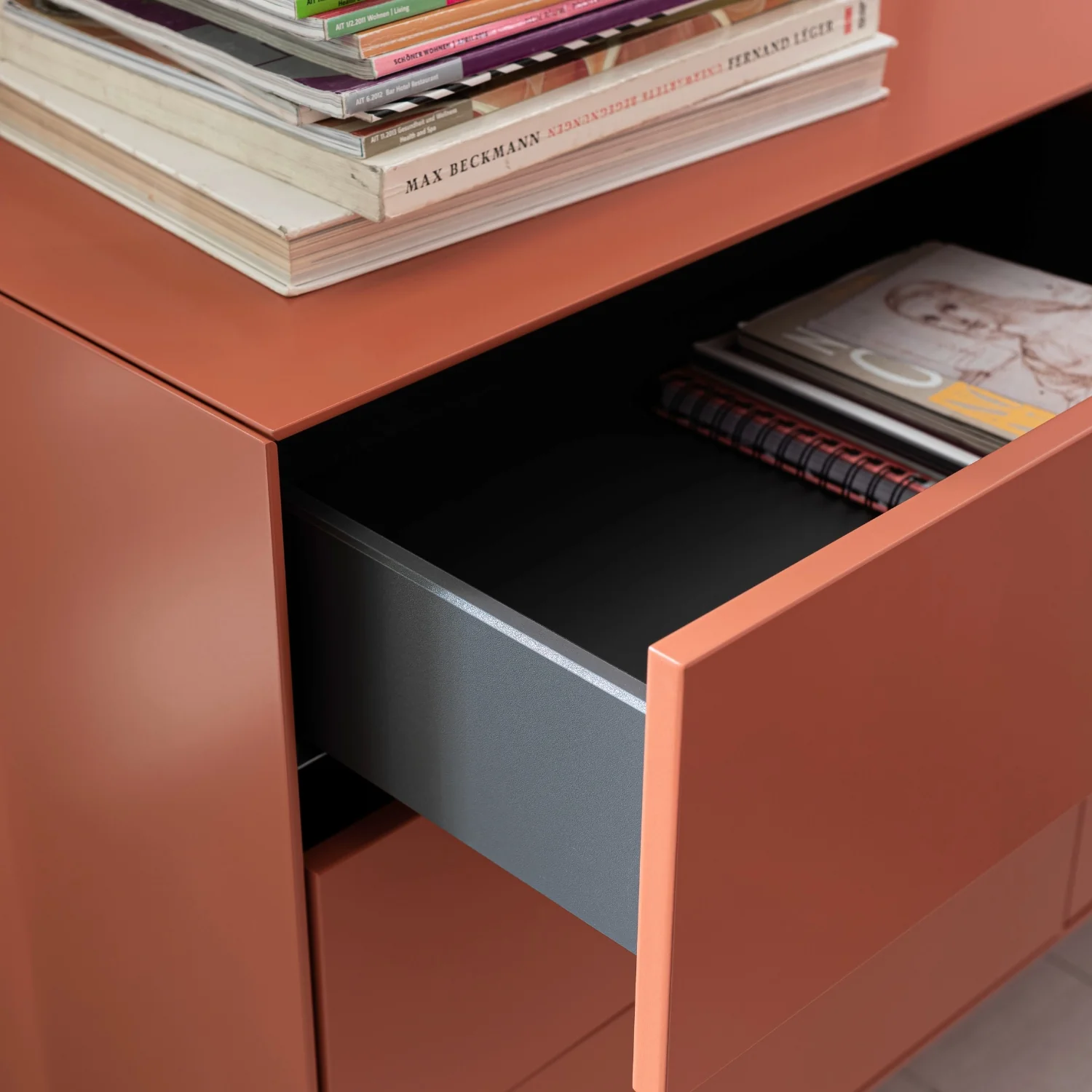 RAUM.FREUNDE Sideboard Henri , 2-trg mit Schubladen, ant red matt - Image 6