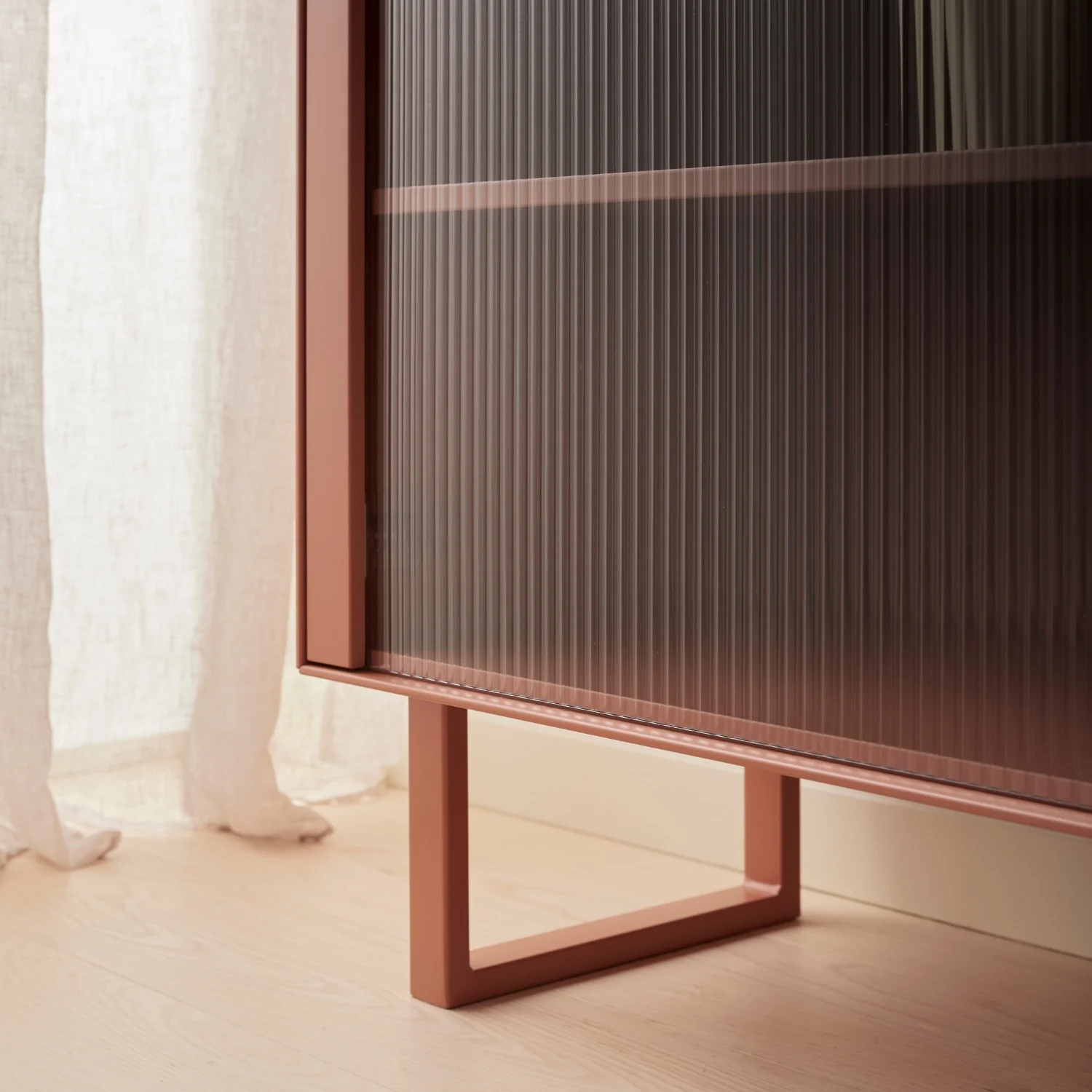 RAUM.FREUNDE Sideboard Henri , 2-trg mit Schubladen + Kufengestell, ant red matt - Image 3
