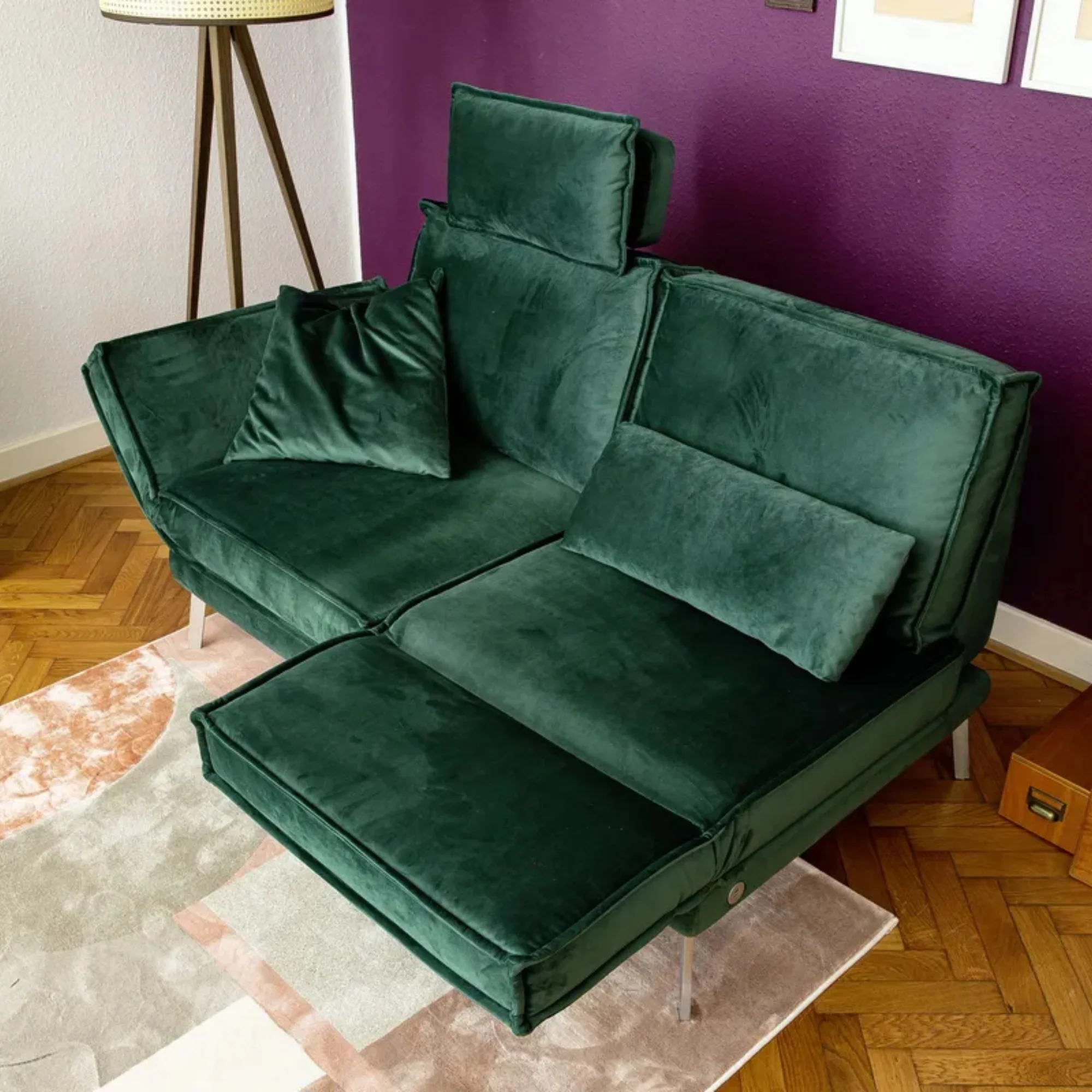 RAUM.FREUNDE Sofa MY, 2-Sitzer mit verstellbarer Rücken- & Armlehne, inkl. Kopfstütze + Drehsitze, Stoffbezug Dunkelgrün - Image 7