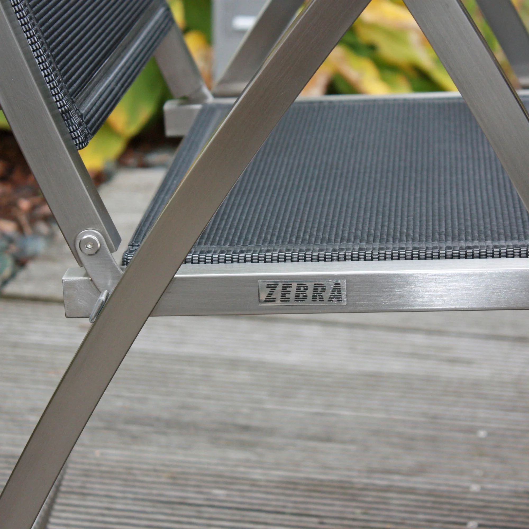ZEBRA Klappsessel Pontiac mit Edelstahlgestell und Teakarmlehnen, argenta - Image 5