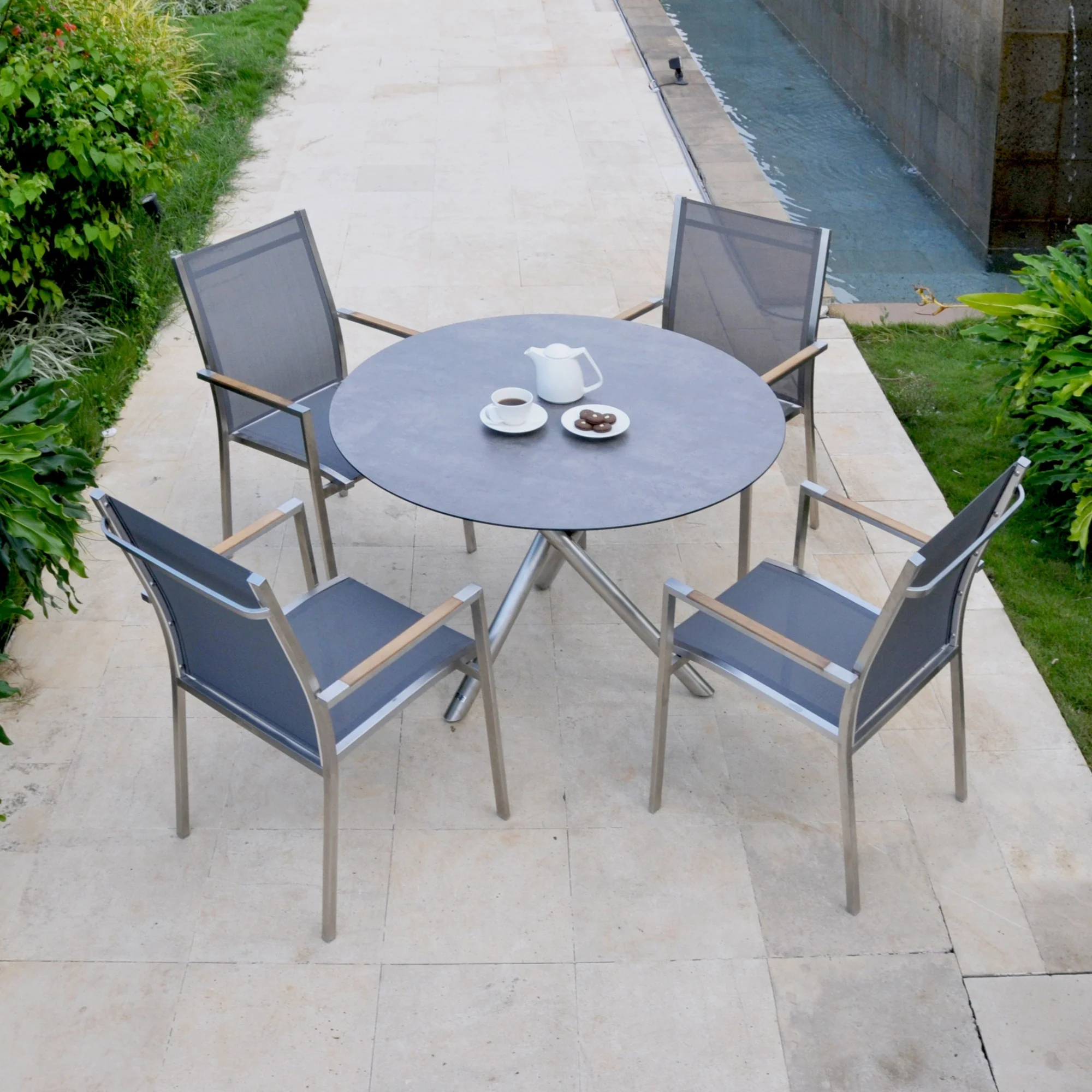 ZEBRA Stapelsessel One Gartenstuhl mit Edelstahlgestell und Teakholz-Armlehnen - Image 9